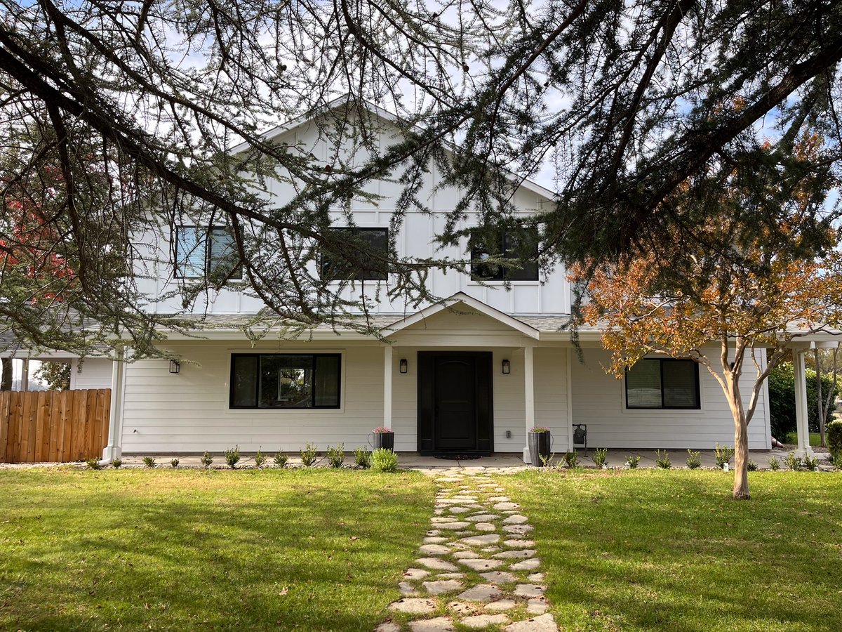 hcipros's tweet photo. Finished construction on our Rio Linda Farm House.  It came out absolutely beautiful.  A wonderful home for a new family. #designbuild #generalcontractor #customhome https://t.co/vJoZFylSUg