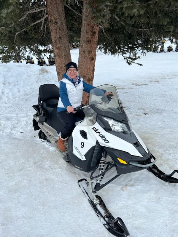 ShellyDLane's tweet photo. Beautiful family vacation in Breckenridge for @CookieMarie milestone birthday celebration. @channa05 @sblaskovich planned an amazing trip and booked a gorgeous house. https://t.co/4KZ3tdtEYw