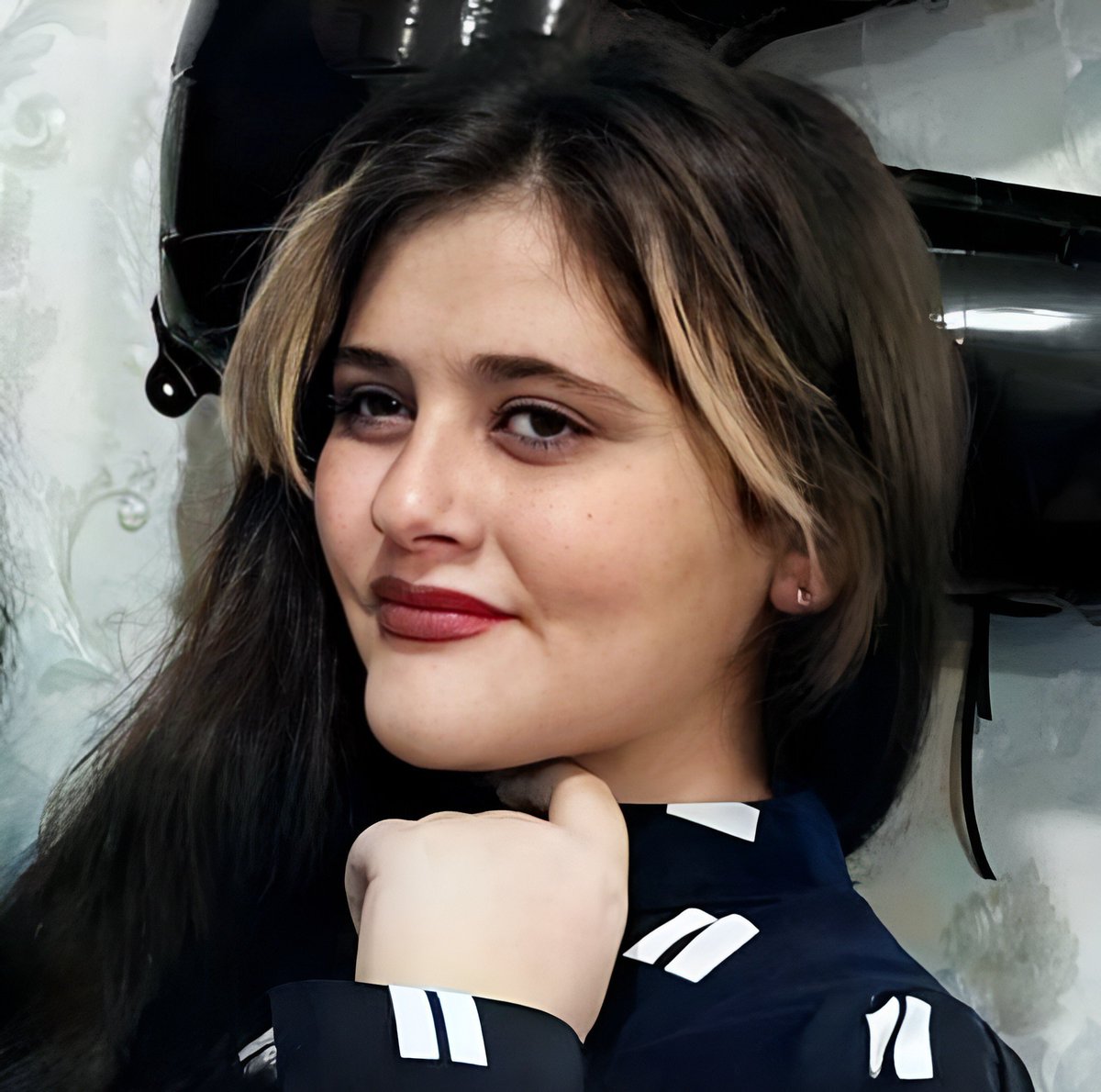 چون خیلی وقت بود ازش اسمی ندیده بودم. #مهسا_امينی‌‌