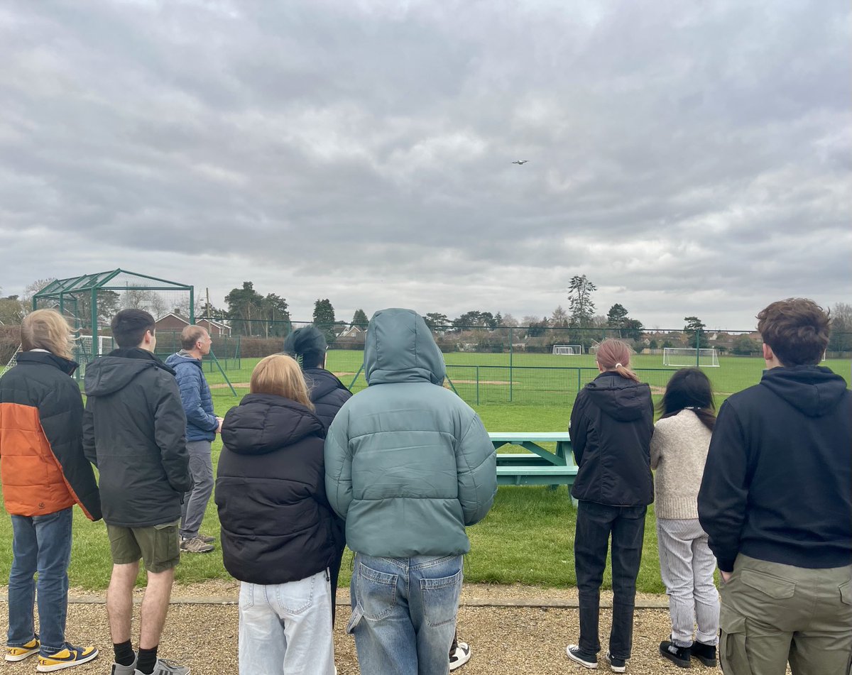 FakenhamAcademy's tweet photo. Adaptation to create #climateresilientcoasts addressed by Colin Bye of Coastal Partnership East #CPE with Y12 and 13 geographers today. Drone demonstration cut short due to cold and wind! #localcareers #alevelgeography ⁦@Fakenham6thForm⁩ ⁦@SapientiaTrust⁩ 🌊 https://t.co/ATAqm7vHFC