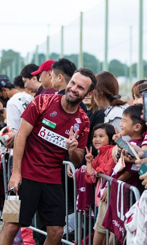 THANK YOU very much to all my teammates and all the people who are part of @visselkobe for these unique months with you. It has been an incredibly interesting experience that ended in the best possible way, making history, winning the league for the first time for our club. I’m…