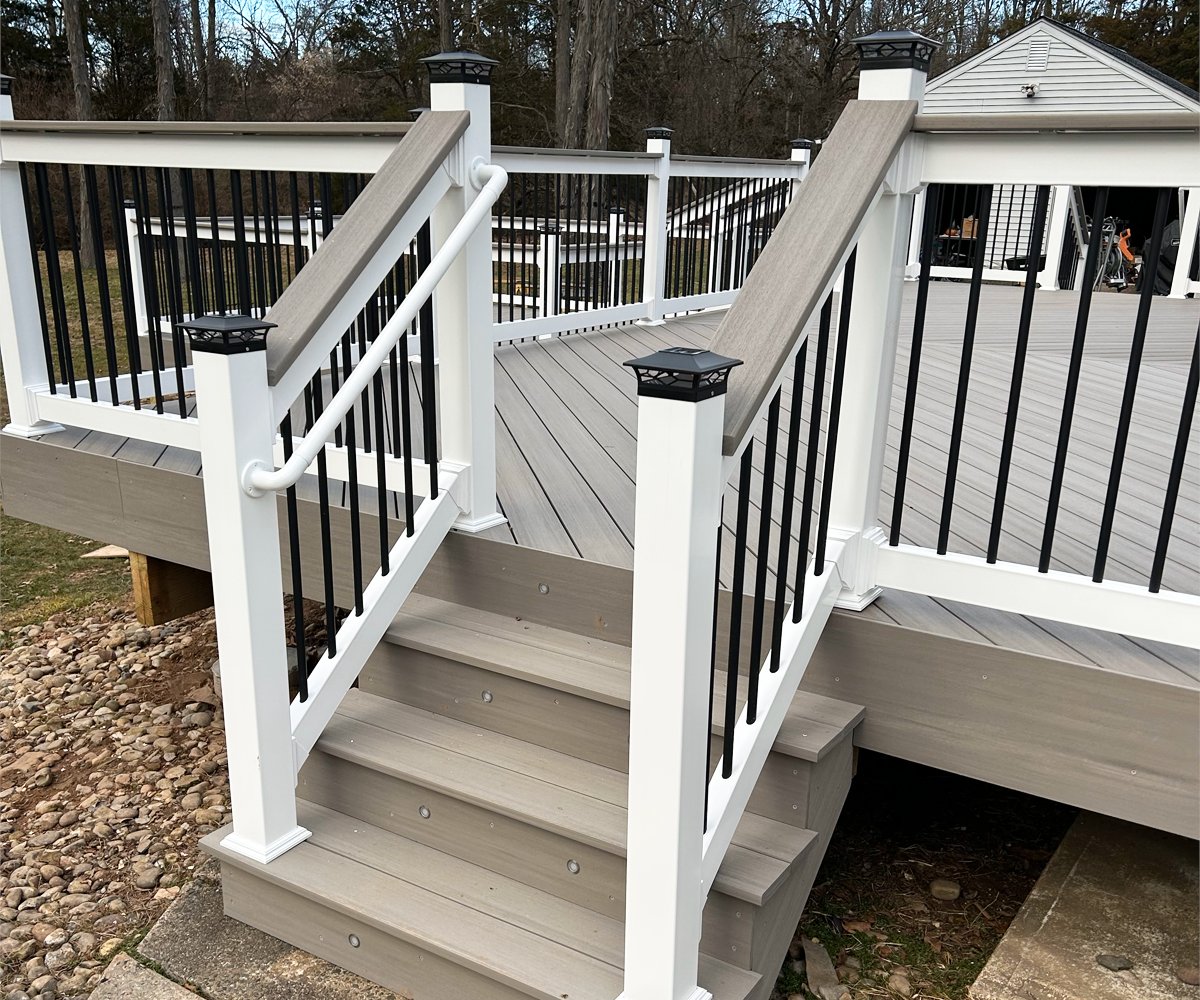 PhoenixPVC's tweet image. Find your balance of form and function with beautiful, high-quality railing. This gorgeous installation of a Deck Over with Round Black Aluminum Balusters by Campbell's Construction LLC creates more usable space on this deck with a stylish touch.

#BlackAluminum #Balusters #Round