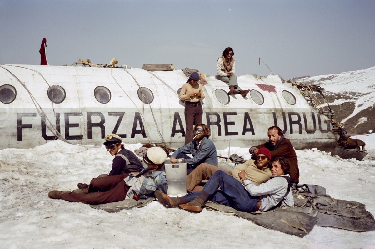 'La Sociedad de la Nieve' no es un fracaso: la realidad de la taquilla y el éxito en Netflix hipertextual.com/2024/01/la-soc…