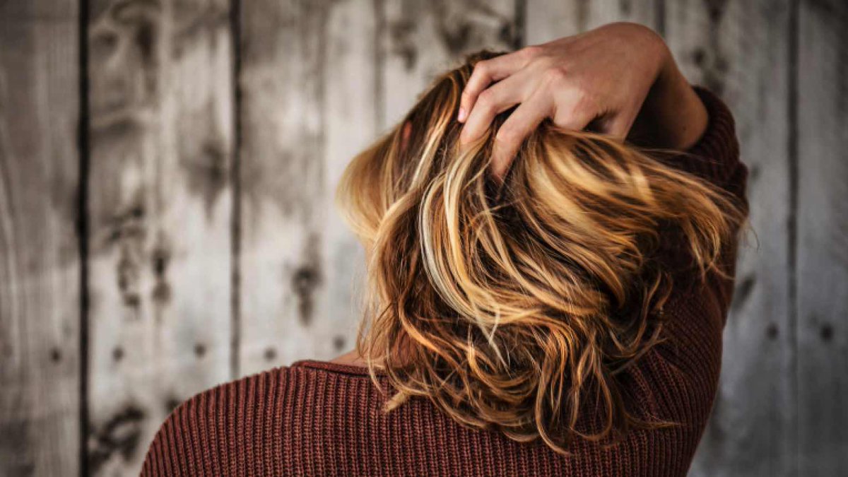 Diese #Hausmittel wirken #Haarausfall entgegen

Wenn man vermehrt unter Haarausfall leidet und die verlorenen Haare in der Bürste oder im Abfluss sieht, ist der Schrecken gross. Wenn dies über längere Zeit hinweg geschieht, muss dringend gehandelt...

frauenseite.ch/frauenseite/be…