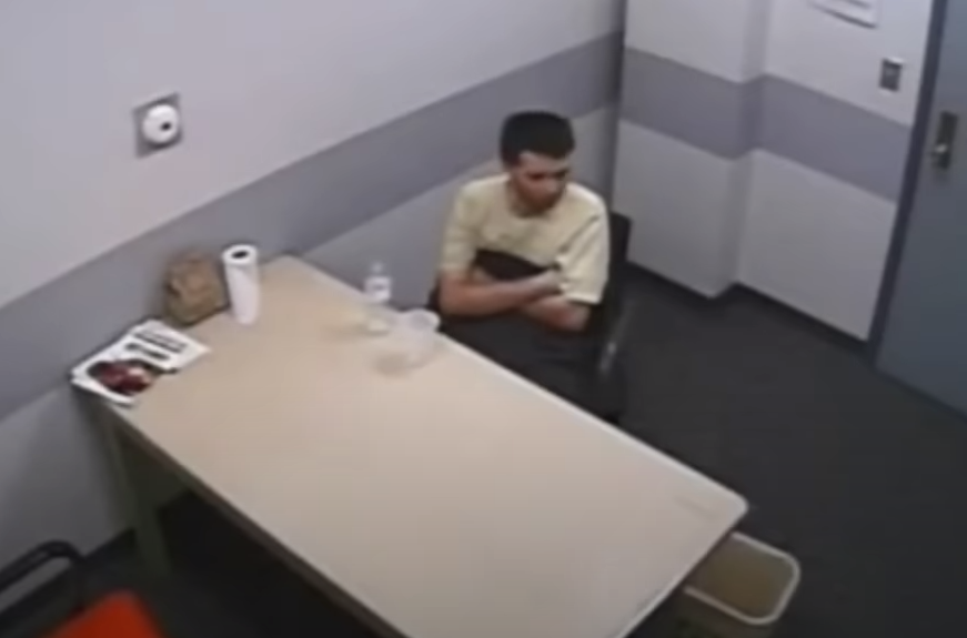 PubliclyBuzzed's tweet image. Nicholas Godejohn @ 1:36:12 says after being left alone during the Interrogation "Besides being honorable, what does the TRUTH get me" 
LINK GOES TO THIS TIME STAMP! 
#GypsyRose #GypsyRoseBlanchard 
youtu.be/ZV0HC0k3mtI?si…