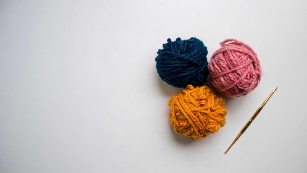 #Häkeln eine noch immer aktuelle #Handarbeit

Häkeln, das konnten schon vor langer Zeit unsere Mütter und Grossmütter und dennoch hat die Handarbeitstechnik nichts von ihrem Reiz verloren. Denn Häkeln liegt auch heute wieder voll im Trend...

frauenseite.ch/frauenseite/se…