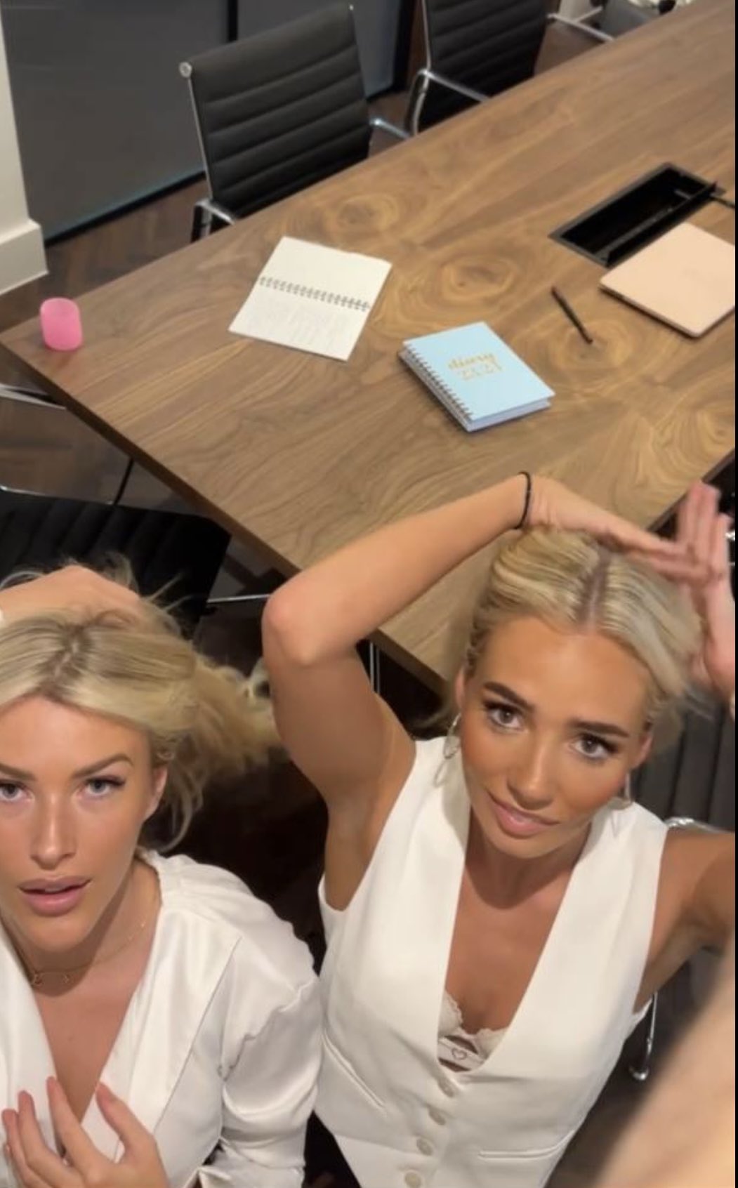 Rose Cassidy on X: @justbrown__ Me and @annabellarosexx get up to a lot at  work :) t.co6nMEEf5d8m  X