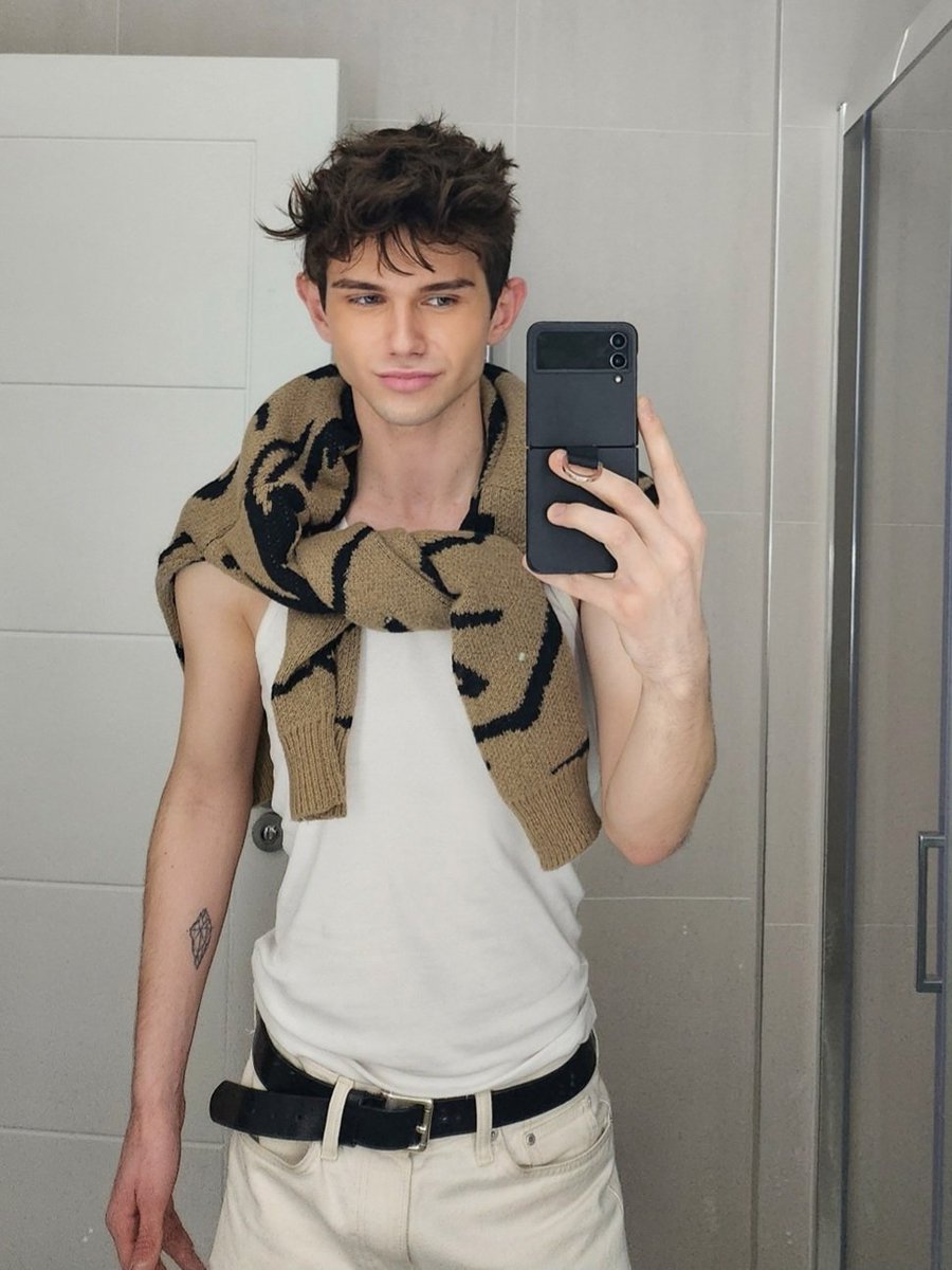 hed0nboy's tweet photo. 🥶 https://t.co/BmWCxpyqCz