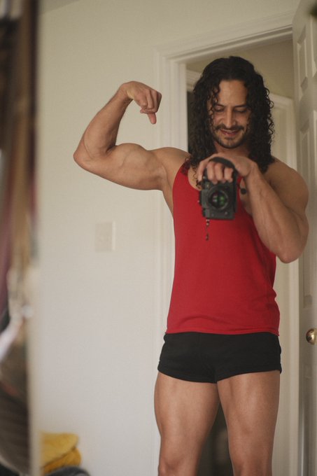 I know I&rsquo;m what you want https://t.co/DfcA1cbkFx