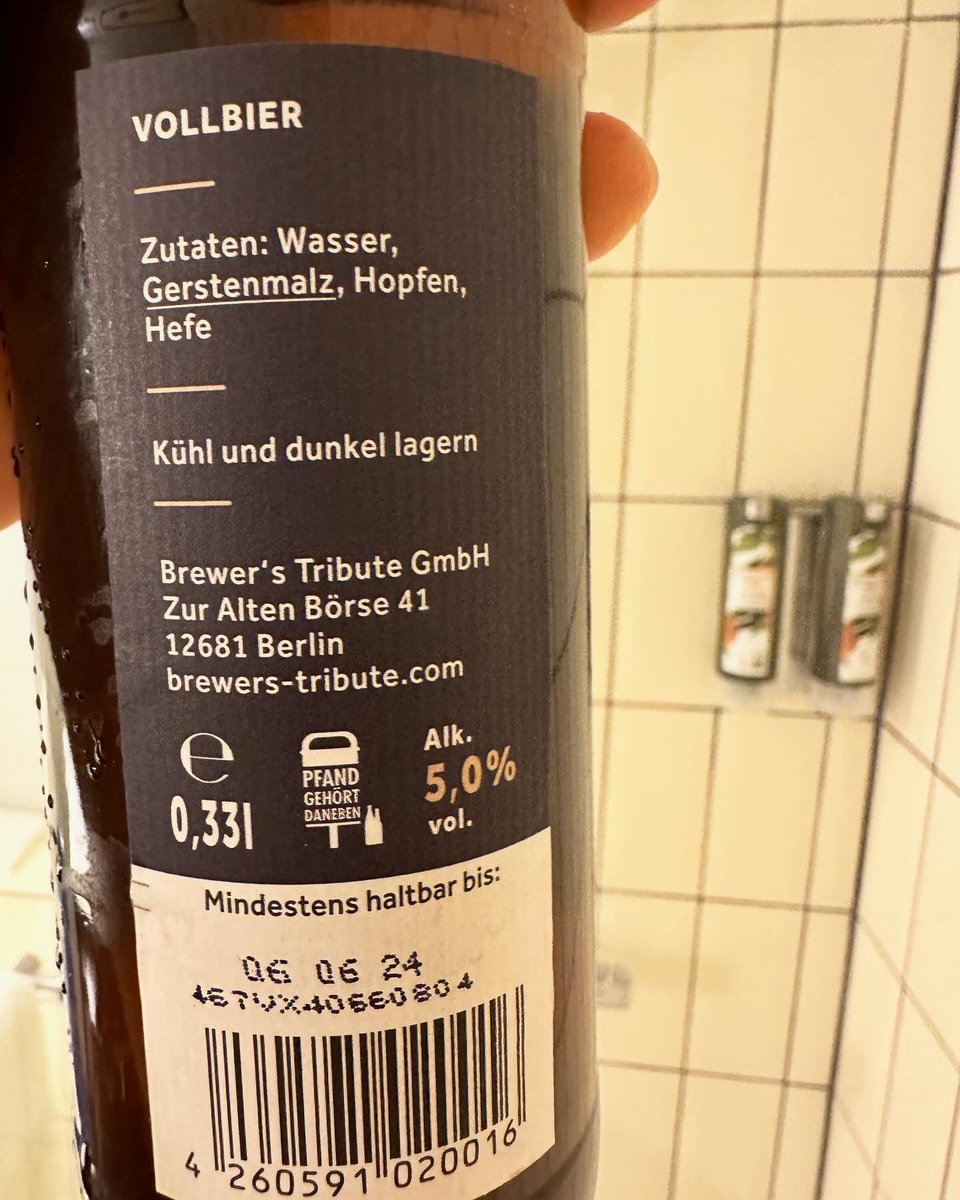 gummibierchen's tweet image. #PowerShower mit #BerlinerHelles von #BrewersTribute im @Berliner_Hotel🍺#brewerstribute #germanbeer #duschbier #showerbeer #germanbier #deutschesbier #bierliebe #bierdurst #bierdestages #bierlaune #bierzeit #biertest #beerporn #beerlife #bierlust #bierglück #hotelberlinberlin