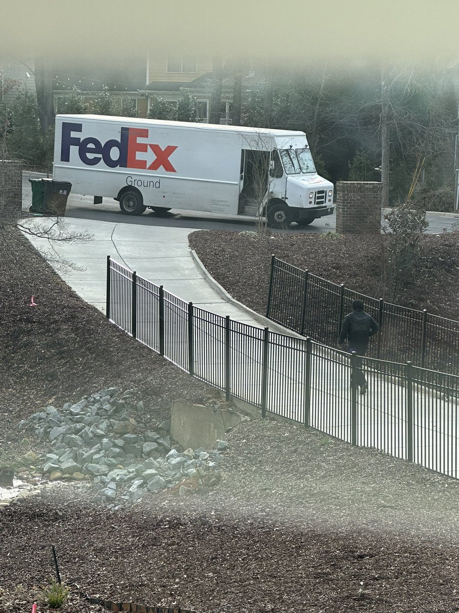 MaxwellPaulson's tweet photo. @FedEx  @FedExHelp is it ok for a driver to completely block entry or exit for convince when people that live there have to wait to come and go, let alone emergency services if need be?  There needs to be a corporate change before somebody suffers as a result of your negligence! https://t.co/8QdUwnYRrO