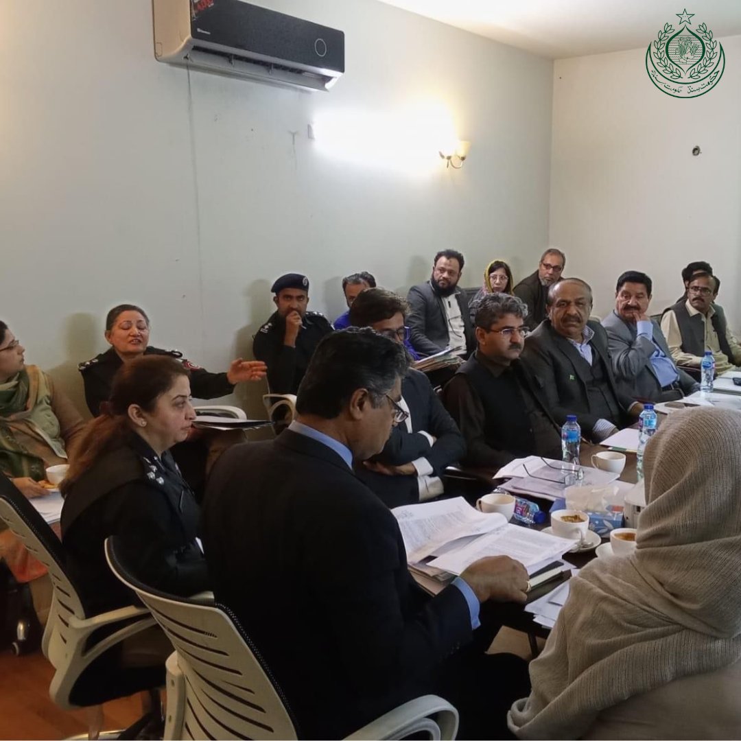 Swdsindh's tweet photo. Human Rights Meeting at TIC: Addressing UN concerns on Pakistan's ICCPR report. Chaired by Secretary Human Rights Ms. Tahseen Fatima, joined by Additional Secretary Social Welfare and Director (OPS), Sindh Child Protection Authority. Advocating for justice and equity! https://t.co/VSHOr5yj7Q