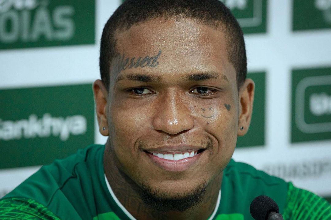 O olhar de quem faz tudo valer a pena. Juninho é o novo reforço do <a href="/goiasoficial/">Goiás Esporte Clube</a>.