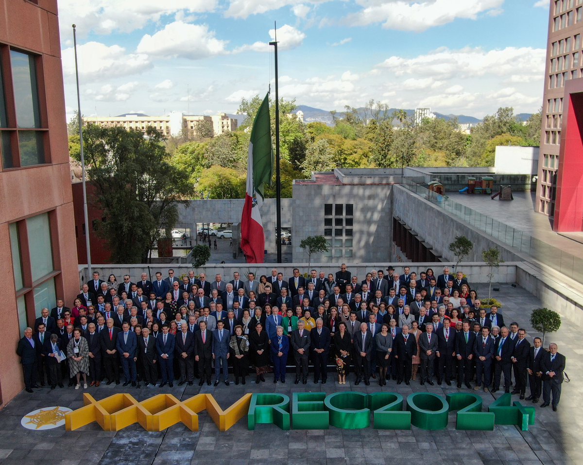 📸 #REC2024 | XXXV reunión de titulares de embajadas y consulados mexicanos, con la canciller @aliciabarcena en la @SRE_mx.

'Por una diplomacia de convicciones: cercana, humanista e igualitaria'.

🇲🇽🤝🌎
#DiplomaciaContundente
#DiplomaciaCercaDeTi
#DiplomaciaEfectiva…