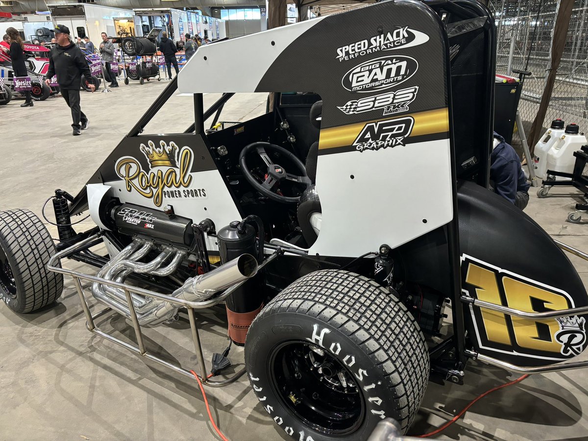 Kyle_Jones04's tweet photo. Prelim night at @cbnationals in the Royal Power Sports #16R One of the best looking cars in the building Pictures do not do this ride justice. Grateful for Dan and Amanda Minear for the opportunity to be here. Practice went really well yesterday and ready for a solid run tonight. https://t.co/jLEfX73Bdt
