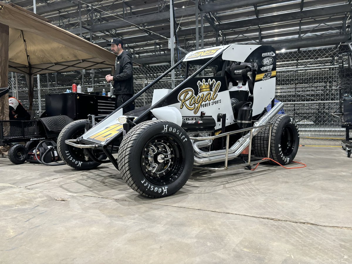Kyle_Jones04's tweet photo. Prelim night at @cbnationals in the Royal Power Sports #16R One of the best looking cars in the building Pictures do not do this ride justice. Grateful for Dan and Amanda Minear for the opportunity to be here. Practice went really well yesterday and ready for a solid run tonight. https://t.co/jLEfX73Bdt