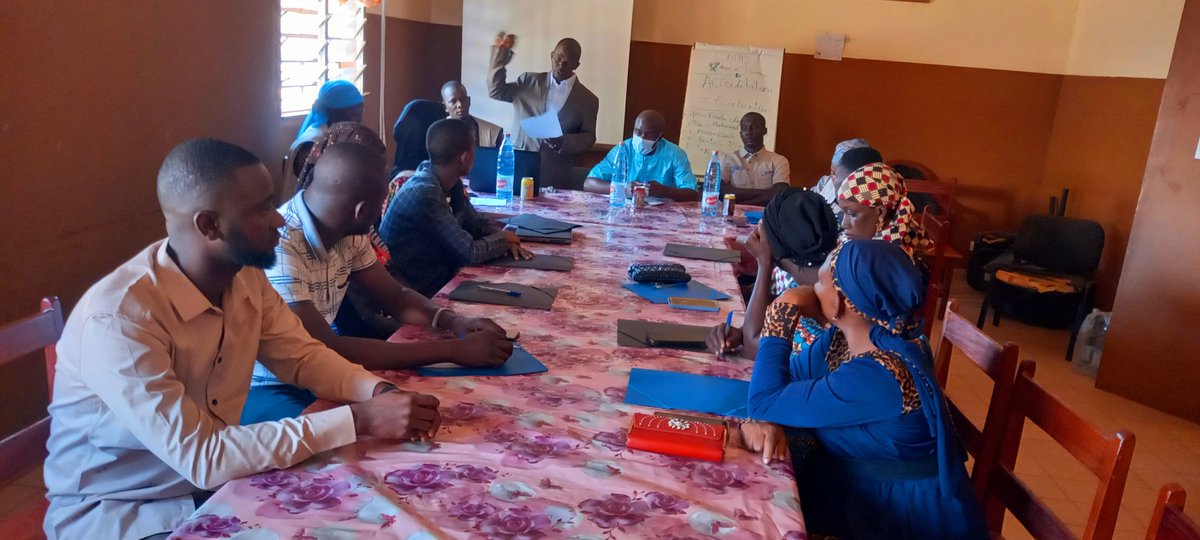 À l'image du Forum Régional des Volontaires Jeunes (MAJ/AGBEF), nous avons tenu la 25ème Assemblée Régionale de l'Antenne AGBEF Kankan. Cette cérémonie était placée sous l'autorité du Point Focal de la SR/PF de l’Inspection Régionale de la Santé, représentant son Inspecteur .