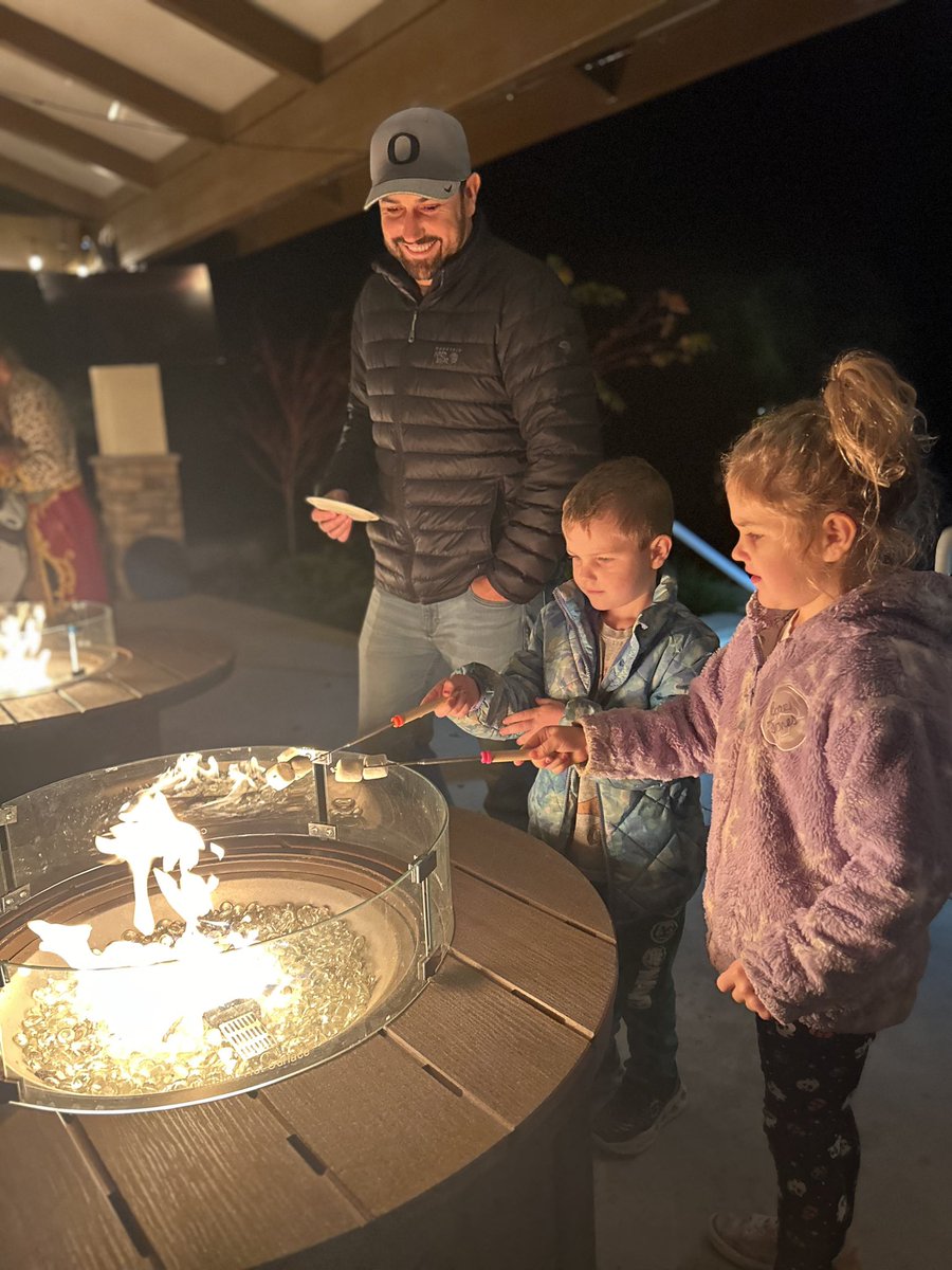 We had so much fun at Saturday’s S’mores Night where members got to cozy up to one of our fire pits and enjoy a complimentary S’mores Bar. Thank you to everyone who joined us! #chicocalifornia