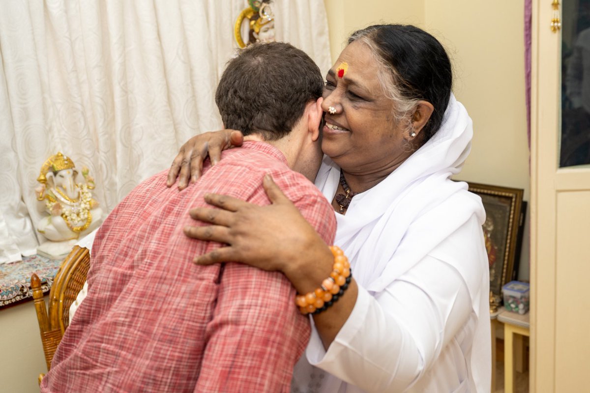 Bruce D Malamud (@brucedmalamud) on Twitter photo Honoured yesterday to be part of a group of five science colleagues in hour discussion with Mata <a href="/Amritanandamayi/">Mata Amritanandamayi</a> (Amma)
Chancellor of Amrita Vishwa Vidyapeetham during <a href="/AMRITAedu/">Amrita Vishwa Vidyapeetham</a> #Arise 4 day symposium. Honoured yesterday to be part of a group of five science colleagues in hour discussion with Mata <a href="/Amritanandamayi/">Mata Amritanandamayi</a> (Amma)
Chancellor of Amrita Vishwa Vidyapeetham during <a href="/AMRITAedu/">Amrita Vishwa Vidyapeetham</a> #Arise 4 day symposium.