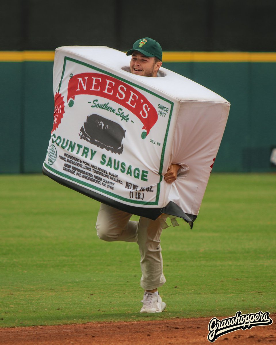 GSOHoppers's tweet photo. Do you want to work for the Hoppers? ⚾️
 
The Greensboro Grasshoppers are currently #hiring interns for the 2024 season in sales, promotions, food and beverage, and more! 

Interested in working in MiLB? Apply here ⬇️ https://t.co/HsRzZsSVjF

#Internships https://t.co/RRyhzQXpsK