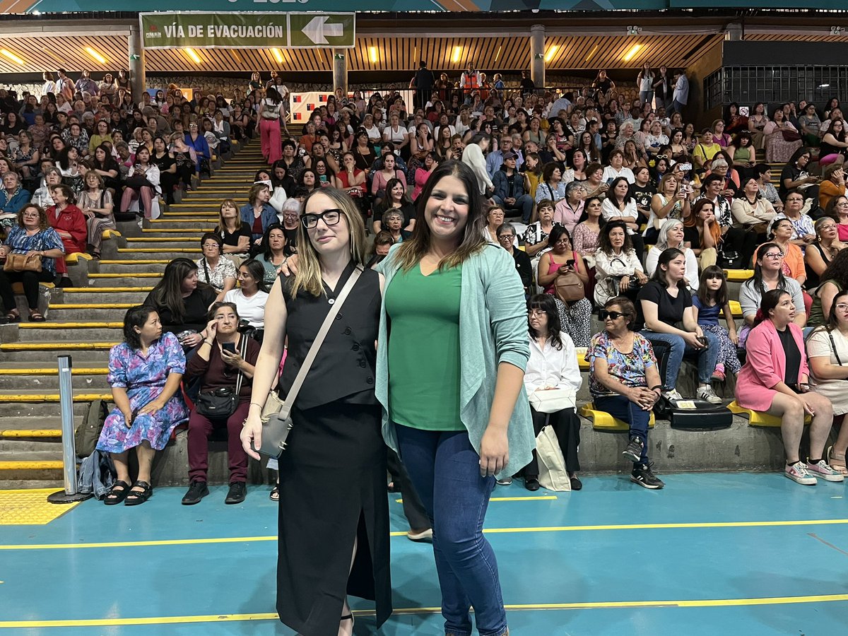 💜Hoy la Vicemujer <a href="/dnbarrerac/">Daniela Barrera Carquen✨</a> y la Secr. de la Mujer @rominabrevetti participaron del MUJERAZO de la R.M. 

Vecinas de las diferentes comunas fueron reunidas en apoyo a la reforma de pensiones del 1% y el aumento de la PGU.