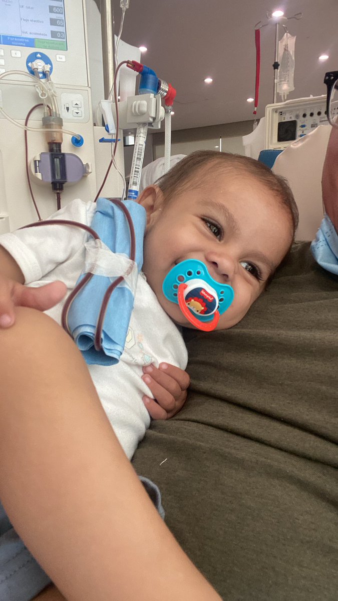 El es Dieguito mi hijo, es un sobreviviente del cancer (tumor de Wilms bilateral, único caso registrado en Latinoamérica, por lo que sé) y a causa de esto perdió sus dos riñones, ahora sobrevive con 4 hemodiálisis a la semana, nos encontramos en protocolo de transplante +