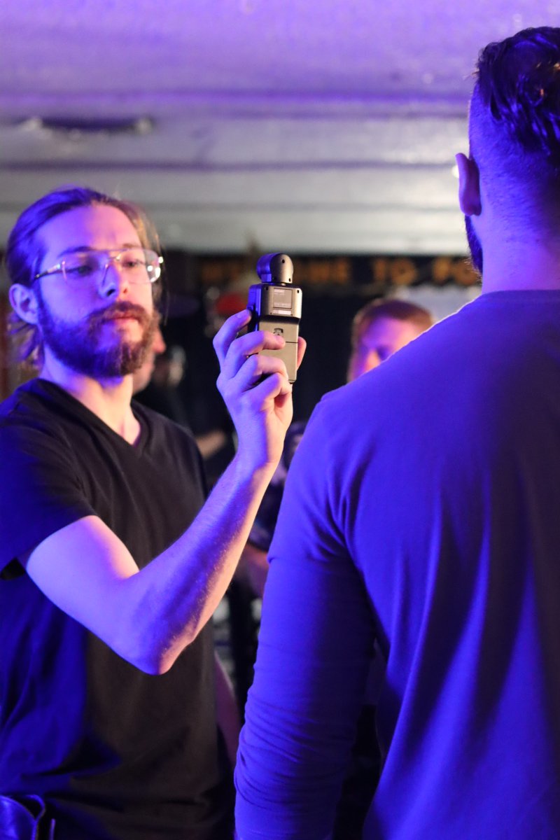 Post1776Sitcom's tweet image. 🎥 MEET CAST AND CREW 🎥
Meet Issac Frame! Picture this: the Swiss Army Knife of creativity – that's Issac! Issac switched from Gaffer to Editor extraordinaire. If multitasking were an Olympic sport, Issac would snag the gold medal without breaking a sweat!

#NMFilmcrew