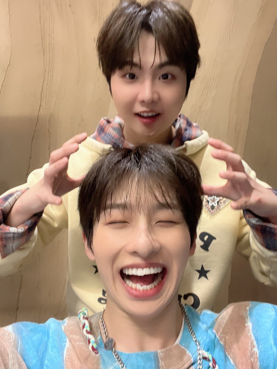 allfor24kplus's tweet photo. [24K+]
Thank you 24U☺️
Let's quickly meet again next time 💕

Dank je 24U☺️
Laten we elkaar de volgende keer snel weer zien💕

#24Kplus #투포케이플러스 #유마 #YUMA #ゆうま #기용 #KIYONG #きよん #시우 #XIWOO #しう #임찬 #IMCHAN #いむちゃん https://t.co/0wtdxGlx4b