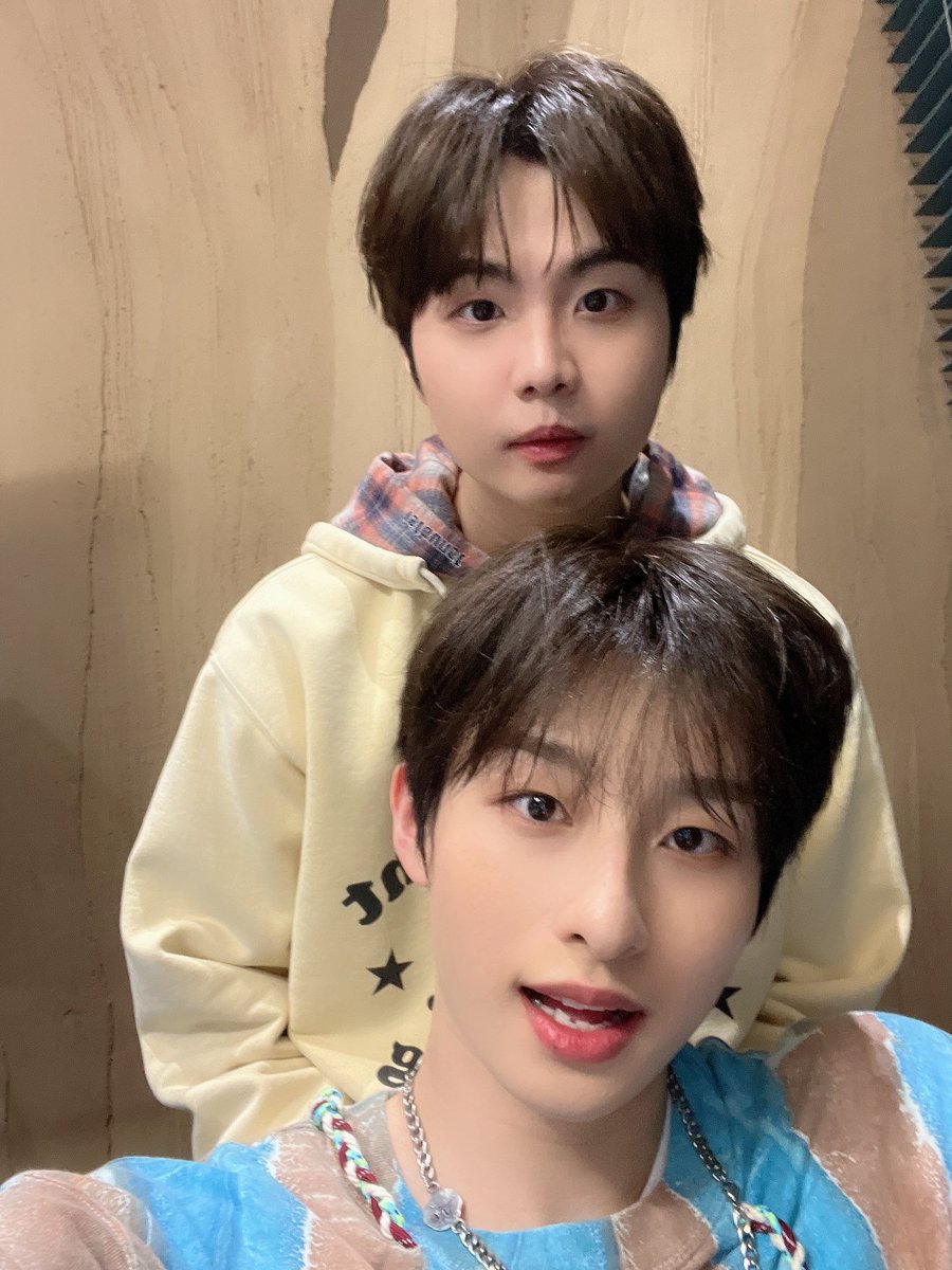 allfor24kplus's tweet photo. [24K+]
Thank you 24U☺️
Let's quickly meet again next time 💕

Dank je 24U☺️
Laten we elkaar de volgende keer snel weer zien💕

#24Kplus #투포케이플러스 #유마 #YUMA #ゆうま #기용 #KIYONG #きよん #시우 #XIWOO #しう #임찬 #IMCHAN #いむちゃん https://t.co/0wtdxGlx4b