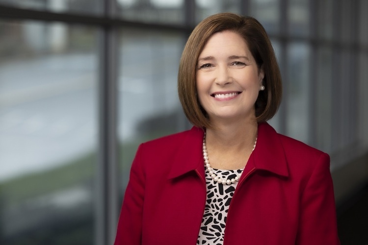Royals 🤝 Charlotte's Leaders

Haley Gentry, CEO of the <a href="/CLTAirport/">CLT Airport</a>, will speak as part of the Leaders in Action Lecture Series hosted by the McColl School of Business on Feb. 7 at 6:00 p.m.

Register today: calendar.queens.edu/event/leaders-…
