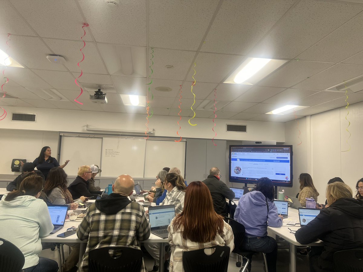 mah_chavez's tweet image. Teachers returned today and were busy with ELD and UFLI PDs.  #teacherslearning #cjusd