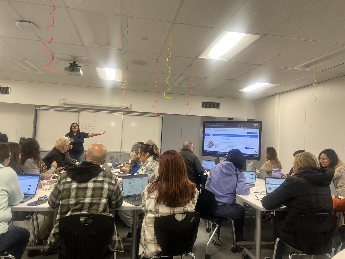 mah_chavez's tweet image. Teachers returned today and were busy with ELD and UFLI PDs.  #teacherslearning #cjusd