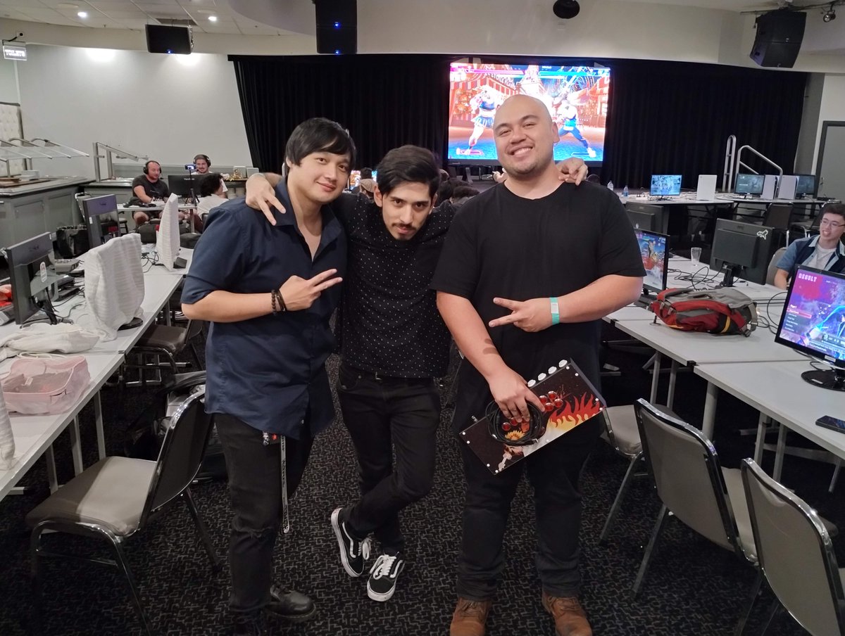 ozhadou's tweet photo. #YSB91 Street Fighter 6 Ammys Top 3
1st. Peacehaxor
2nd. PokkeDex
3rd. knxldge. https://t.co/VzBz39DLX2