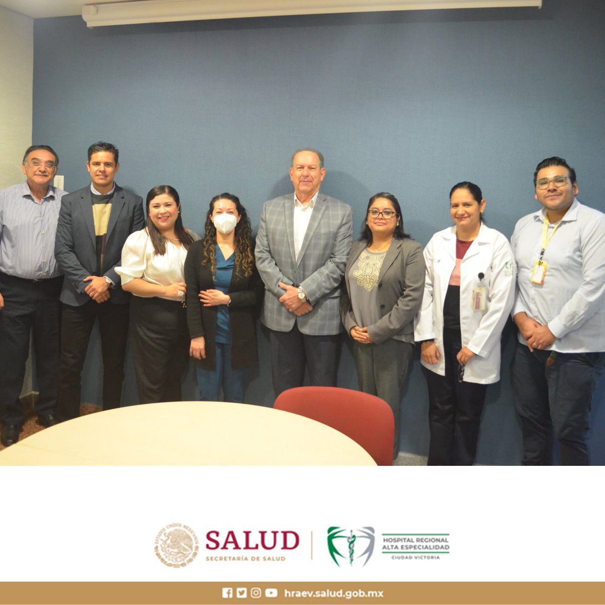 El día de hoy se llevó a cabo la reunión del Comité de Ética en Investigación del HRAEV, en compañía del Dr. Vicente Enrique Flores Rodríguez, Director del Hospital Regional de Alta Especialidad de Ciudad Victoria “Bicentenario 2010”.