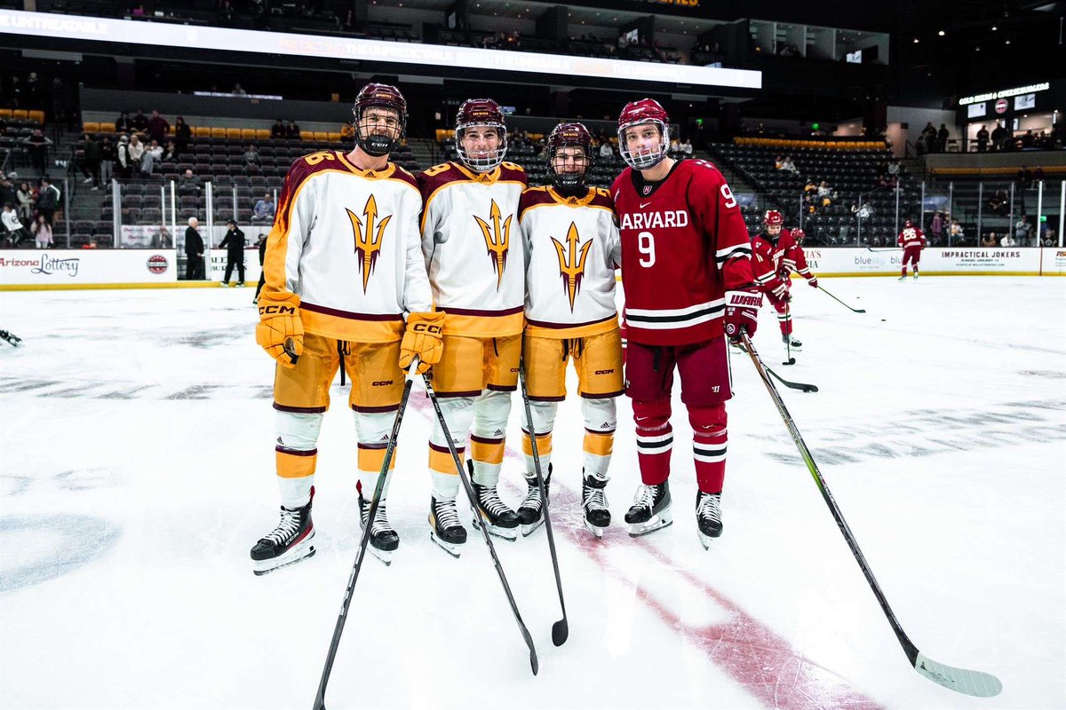 Shoutout to the BA boys who suited up for ASU and Harvard this past weekend out in Tempe at the Desert Hockey Classic 🌵🚨 Way to represent!!