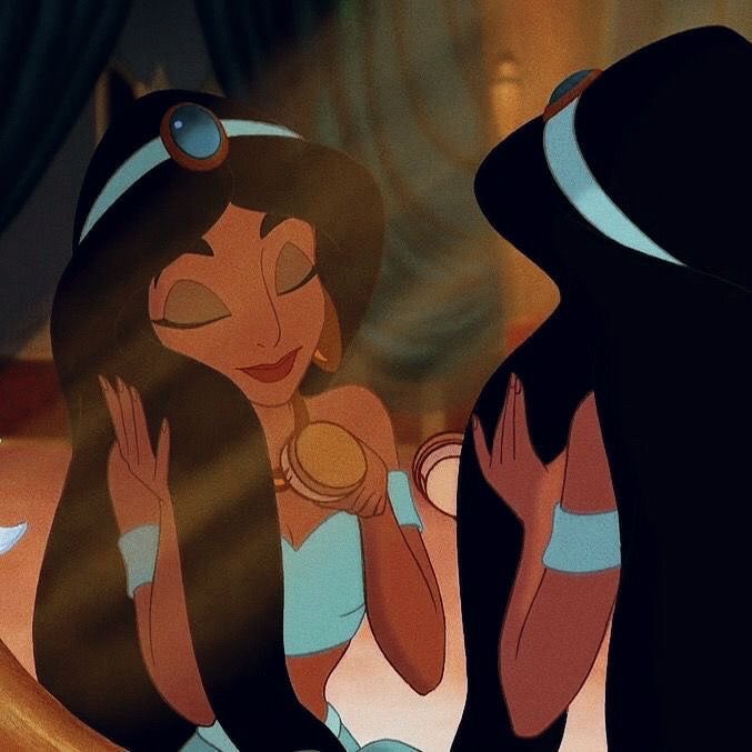 thefemmeguide's tweet photo. Whenever I look in the mirror I see Gods child looking back at me. She is perfection, she is beauty, she is divine feminine ✨🌸 https://t.co/BBdpAkuRdm
