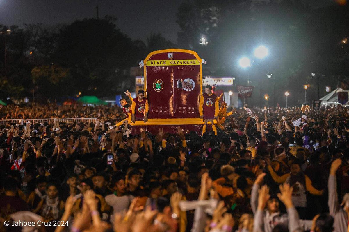 MASDAN: Ang Traslacion ng Imahe ng Mahal na Poong Jesus Nazareno mula Quirino Grandstand patungong Quiapo Church. VIVA! 🙏

#Traslacion2024 #Nazareno2024 

📸 Kuya Jahbee Cruz