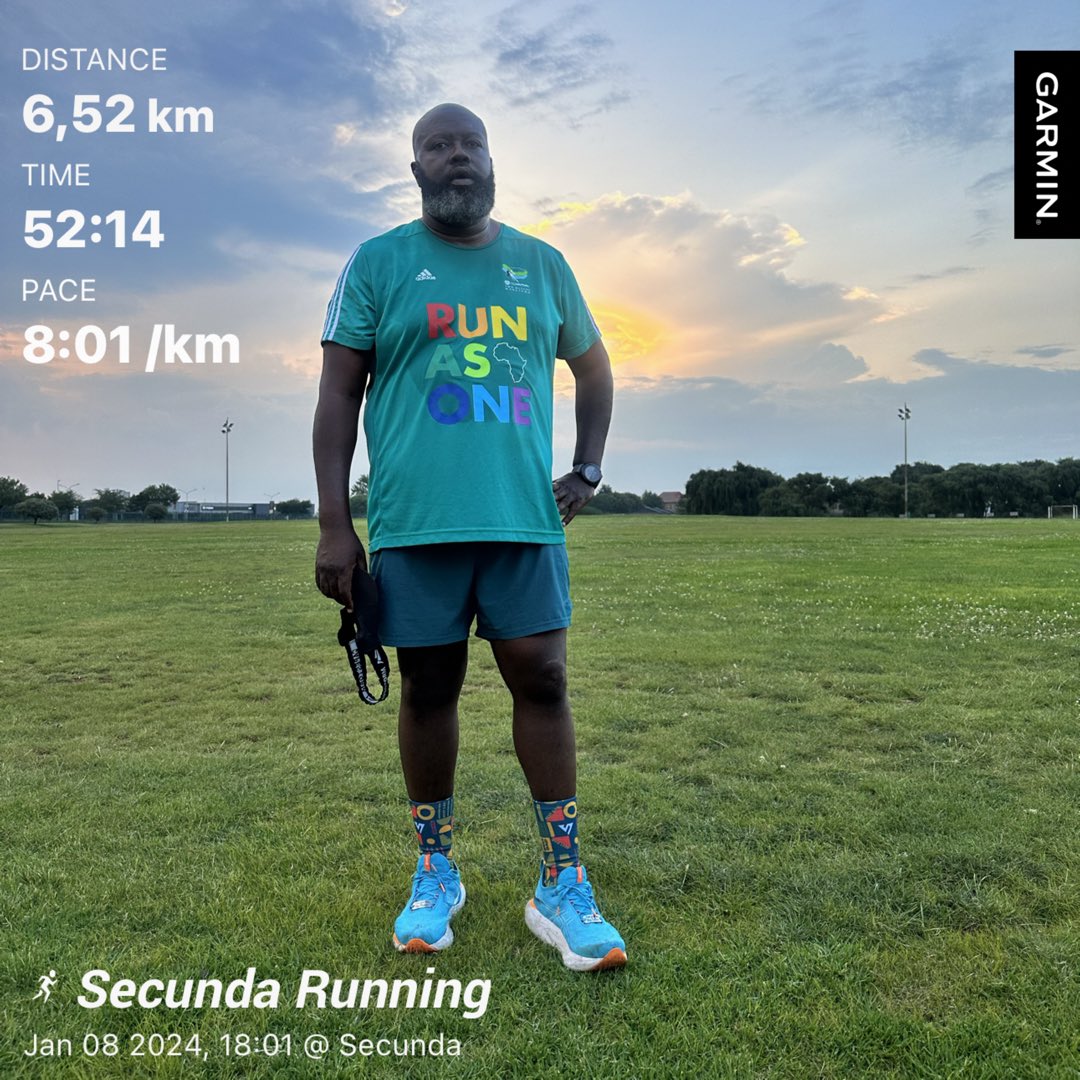 Afternoon grass cutting session. Progress, doesn’t matter how small the difference. #RunningWithTumiSole #FetchYourBody2024 #TrapnLos #IPaintedMyRun #Ichoose2bActive #Midcrew #MentalHealthMonday #NeverSkipMonday #BeatYesterday