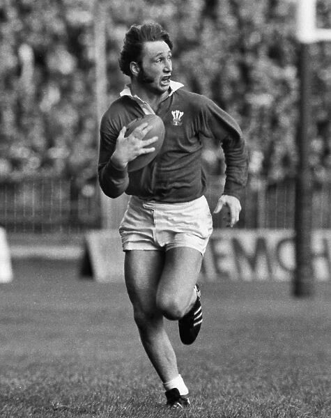 A really sad night for Wales.

JPR was one of our true legends.

That cavalier attacking style...

allied to

his braver than brave defence.

One of the best ever to wear the famous red jersey.

In my humble opinion.

RIP JPR.