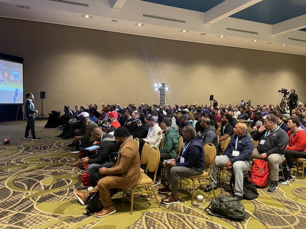 BrennanMarion4's tweet photo. Jeremiah 29:11

Grateful to every single person who showed up! Thank you! @WeAreAFCA https://t.co/lorRx6KelV