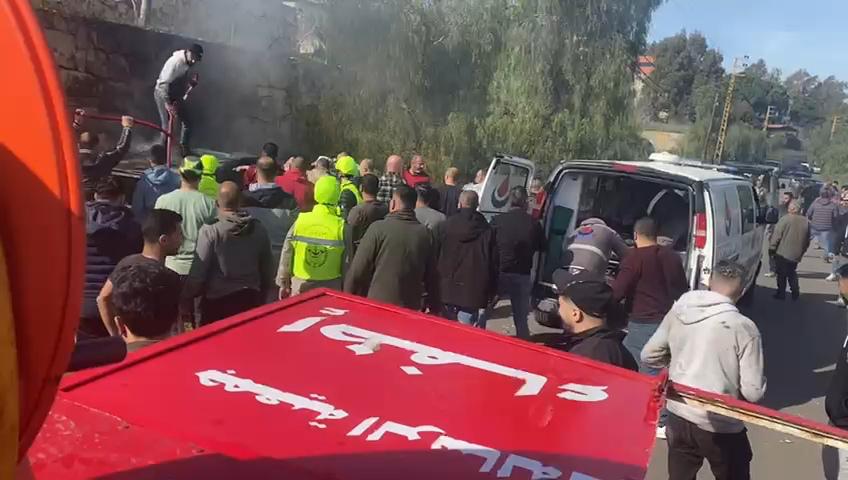 صدر عن غرفة عمليات الدفاع المدني المركزية في جمعية كشافة الرسالة الإسلامية البيان التالي:

عملت فرق الإطفاء في كشافة الرسالة الإسلامية على إخماد النيران التي اندلعت جراء الق__صف الص__هيوني الذي إستهدف إحدى السيارات في بلدة خربة سلم.

#خدمتكم_رسالتنا
#جمعية_الرسالة_للإسعاف_الصحي