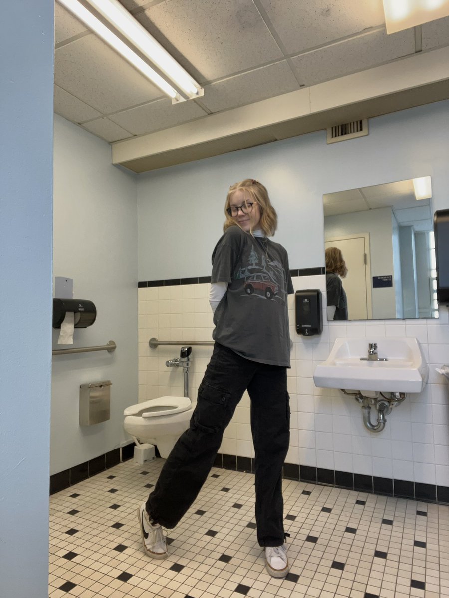 androgymuppet's tweet photo. bathroom selfies bc i don’t have my own classroom at this school . im so cute i love me https://t.co/4wKoGN0QPp