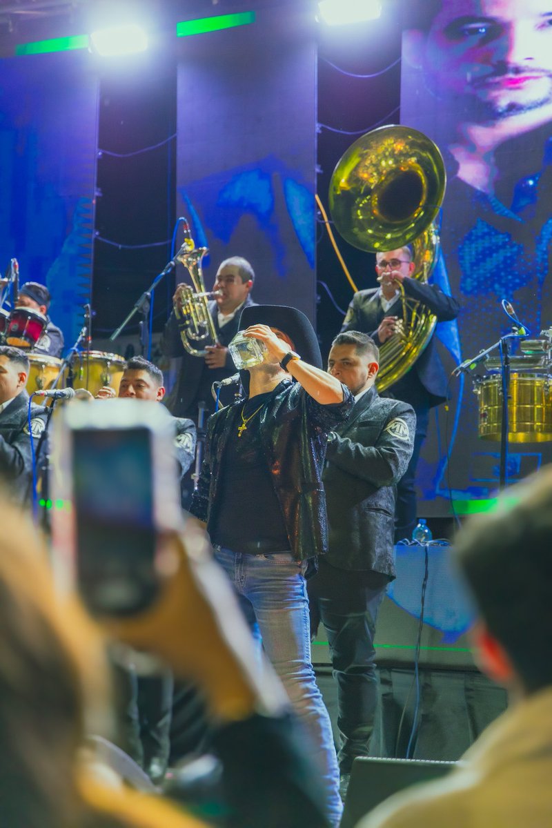 GermanMontero5's tweet photo. Este #2024 a donde me van a invitar? Donde quieren llevar el Show con mi Banda en Vivo ? #MonteroMusic pues haya nos vemos #FamiliaFansGM https://t.co/v2T9yUKZzb