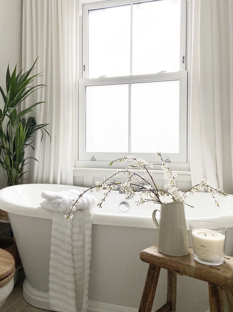 Our Boat Baths are available in 3 sizes!!

Available in gloss white as standard or can be painted to a colour of your choice!

See more on our baths at:

bcdesigns.co.uk

Stunning project by @100yearsinthemaking featuring our Boat Bath.

#project #paintedbaths