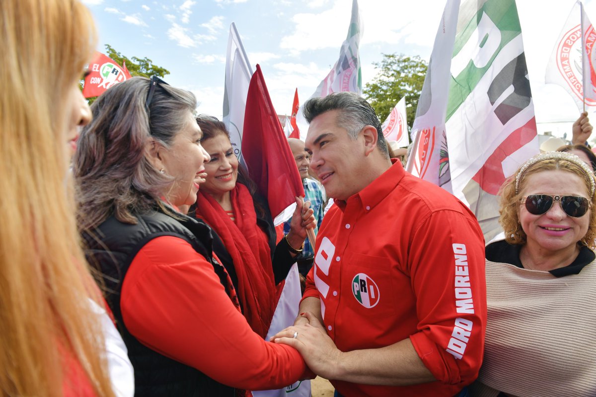PRI_Nacional's tweet photo. En #Sinaloa y en todo #México las y los productores exigen un gobierno que atienda sus demandas y que trabaje de su mano para garantizar la productividad del campo mexicano, un gobierno como el que busca encabezar nuestra amiga @XochitlGalvez, quien sí escucha y resuelve.

Mensaje dirigido a militantes y simpatizantes del PRI