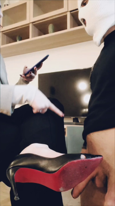 I just sold a video on #realloyalfans. Take a look here: tinylf.com/jumJoVDNg0hTK5…