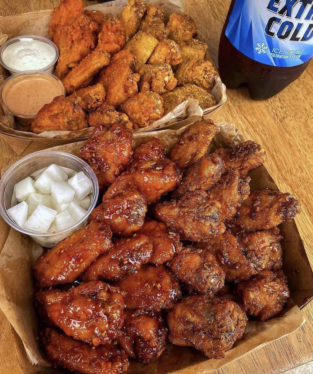 Boneless or bone-in wings 🤤😋?