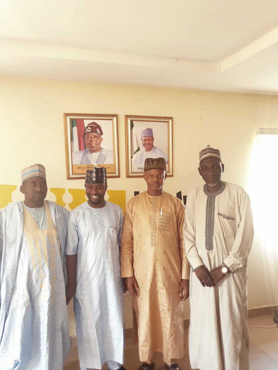 The MD Kaduna Line @inuwaib received a courtesy visit from the Chairman/CEO AMMAH Contractors Limited, Alh. Umar Ismail.