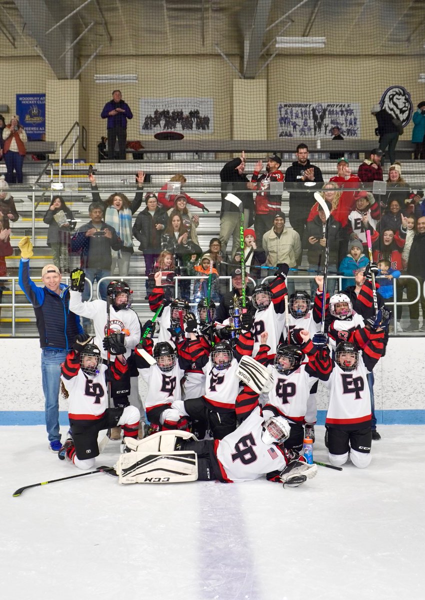HockeyEPHA's tweet photo. Eden Prairie’s 10UB2s went undefeated and took🥇this weekend at the Sweetheart Tourney in Woodbury! 👏🏒
#ephockey https://t.co/4EYarvWt2o