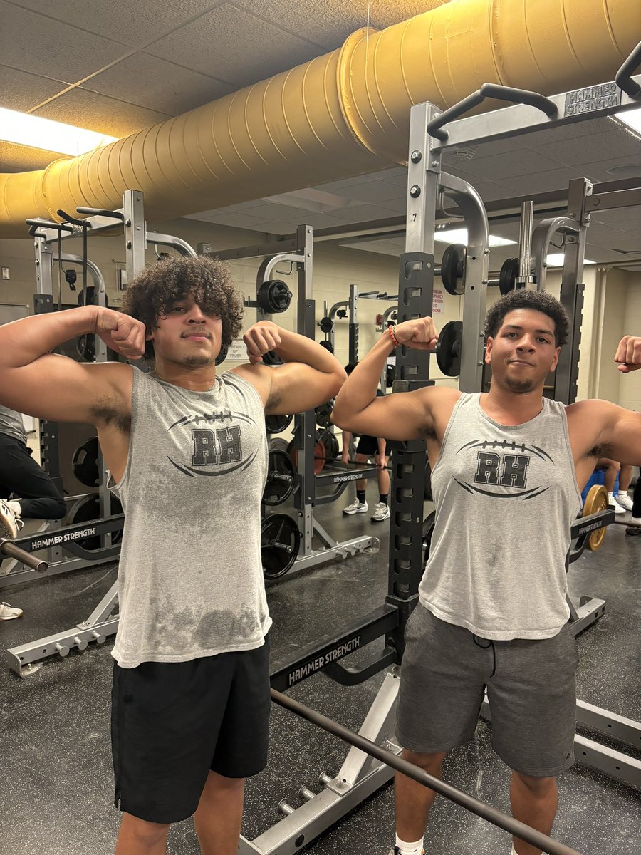 montfb's tweet photo. 🚨 Coaches LOVE Guys That GRIND! 

Our 2 Inside Linebacker DUDES Sophomore @WalkerRonin &amp; Freshman @Joe_Infante10 HAMMER The Weights!! 

Not A Secret Anymore. 

#RHDudes

@RHCometFootball @RushAthletics https://t.co/eHaT97hmX0